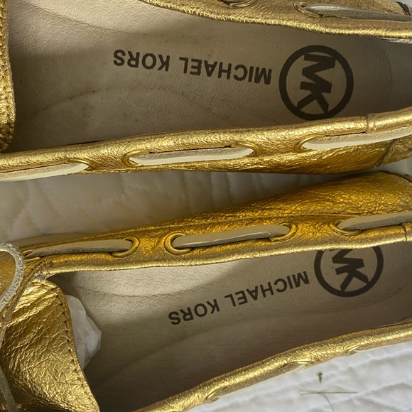 Michael Kors Gold Leather Boat Shoes Flats 7 - Picture 5 of 7